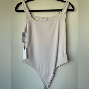 Aritzia Babaton Contour Squareneck Bodysuit